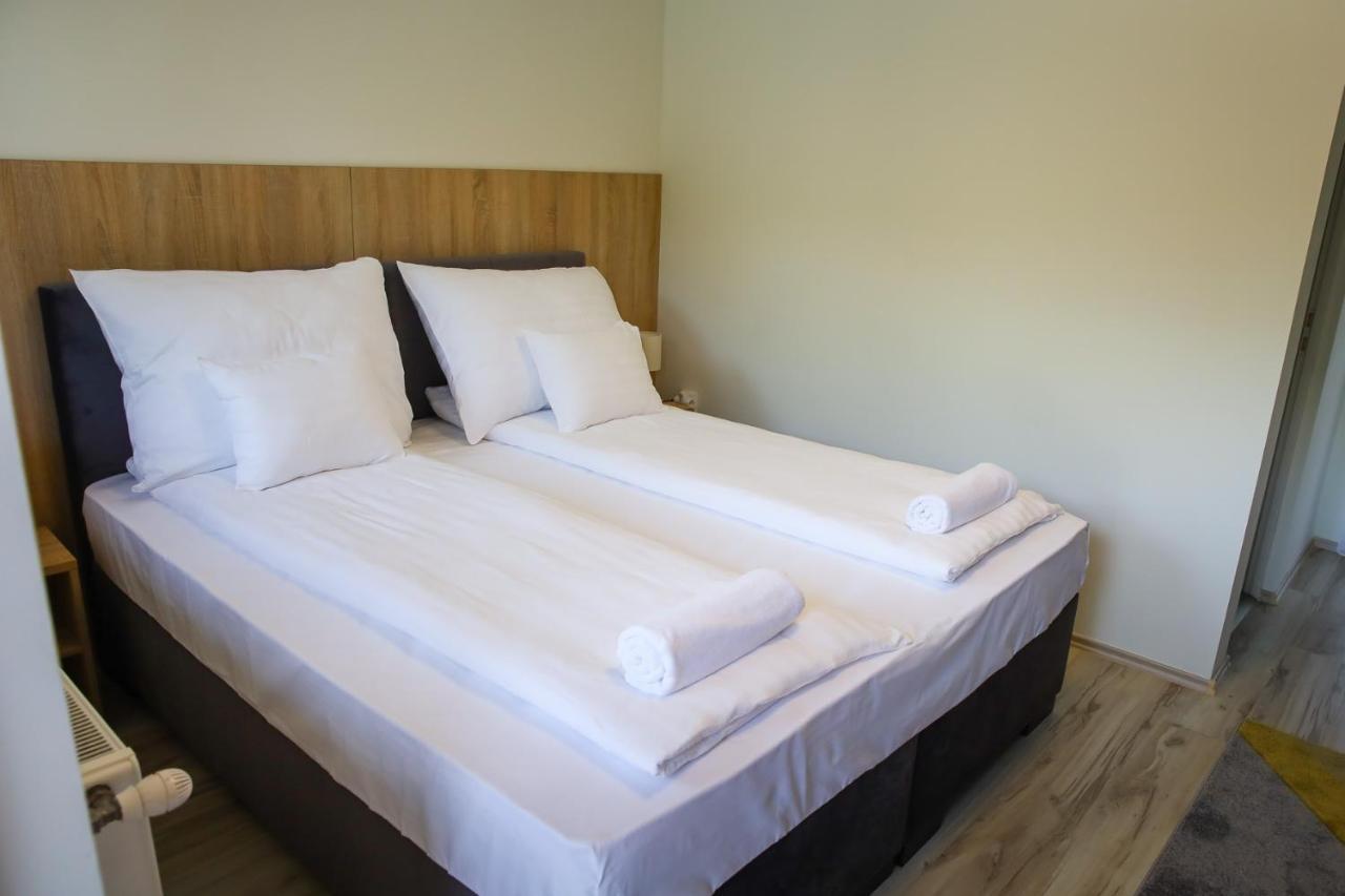 Bed and Breakfast Tulip Garden Panzio Kekcse Экстерьер фото